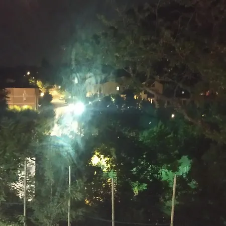 Bed & Breakfast London Cafe 3*