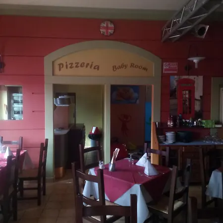 London Cafe Bed & Breakfast