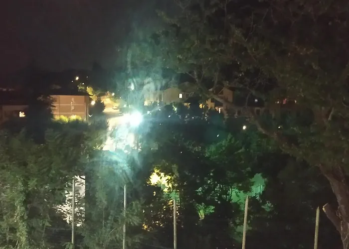 Frühstückspension London Cafe 3*